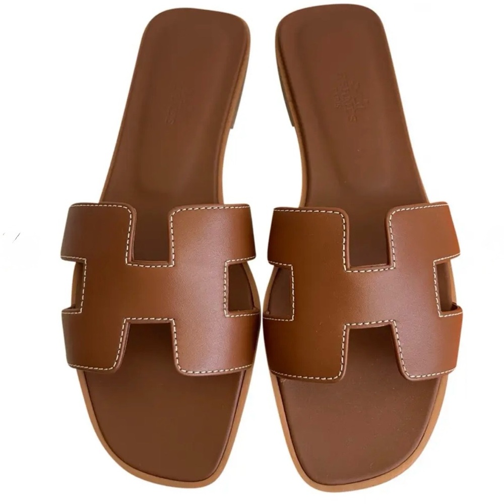 Hermes Oran Sandles in Gold, Size 39